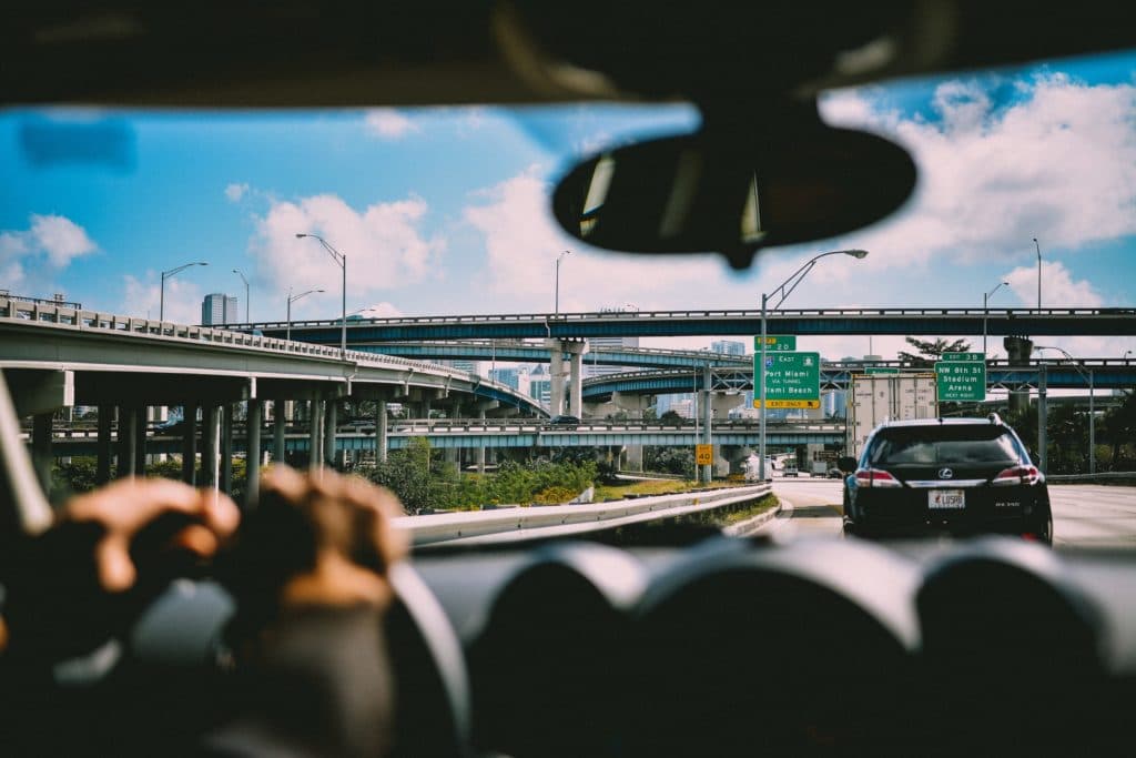 Perspectiva de conductor de la carretera